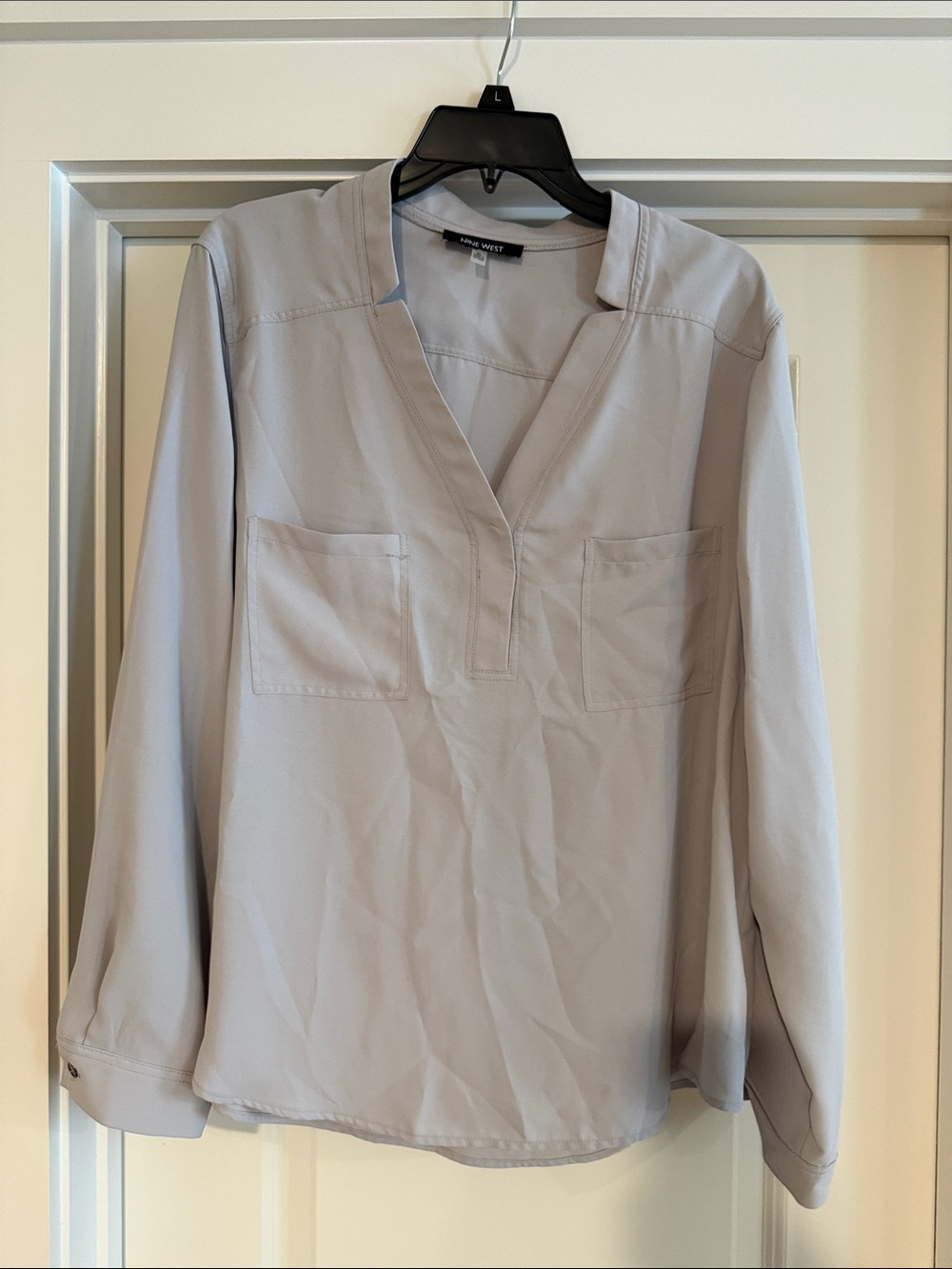 Nine West Light Gray V-Neck Long Sleeve Pocket Blouse